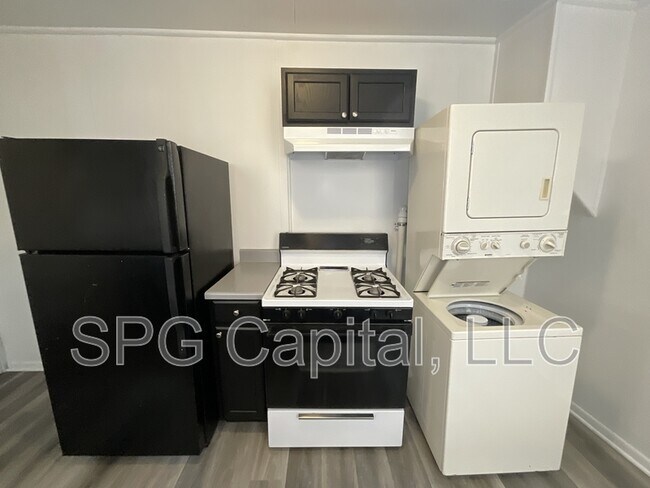 Building Photo - 724 Glen Pl