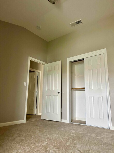 Building Photo - 5412 Etherington Ct