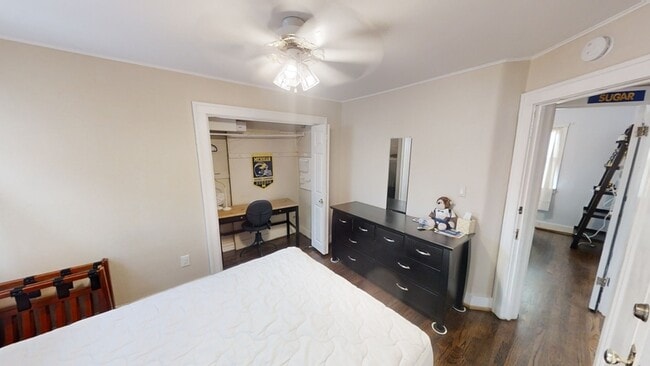 Building Photo - 811 Rose Ave