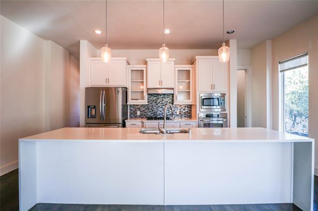 Building Photo - 3010 Zenia Dr