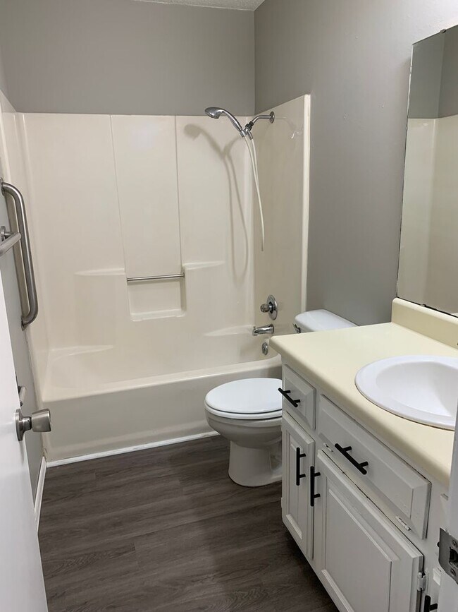 Building Photo - 3028-3030 W 15th St