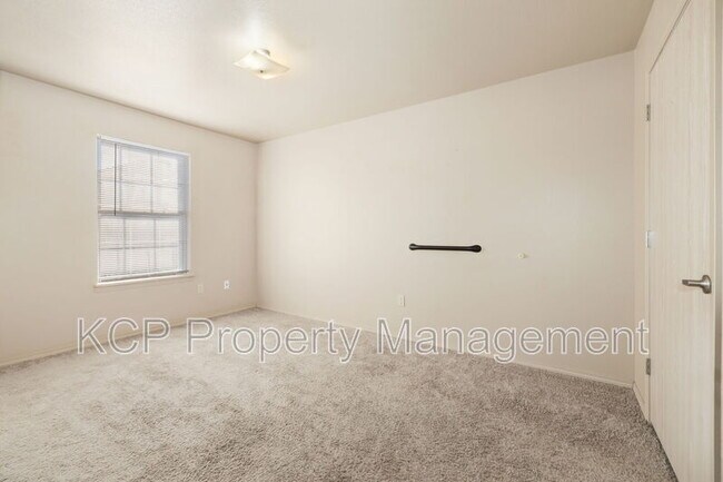 Building Photo - 6400 Massard Rd