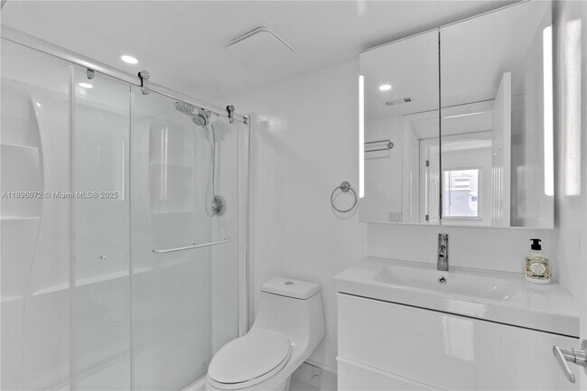 Building Photo - 13125 SW 64th Terrace