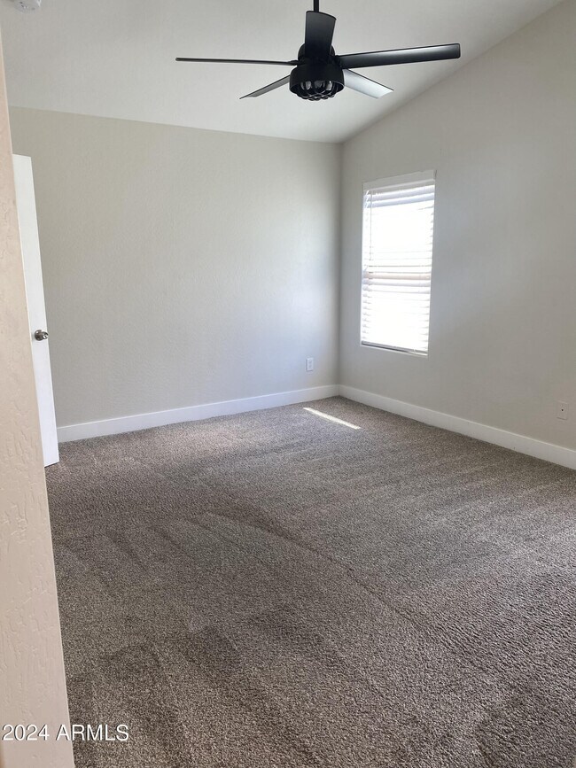 Building Photo - 1755 W Desert Canyon Dr