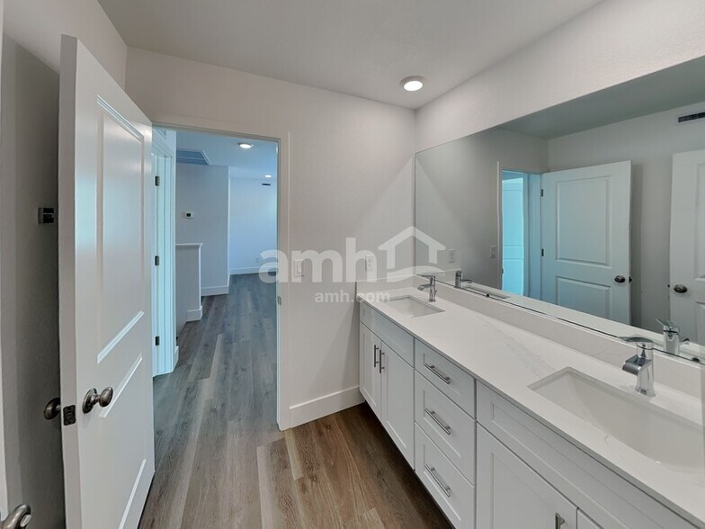 Building Photo - 5820 Fly Fisher St