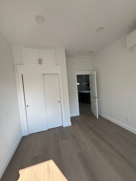 Building Photo - 1815 G St