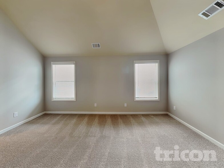 Building Photo - 1124 Hartwell Rd