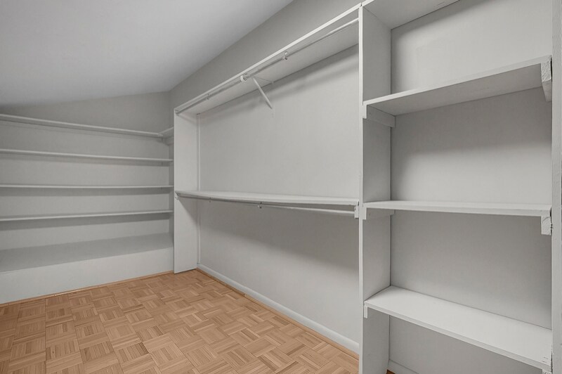 Building Photo - 2731 Charing Rd