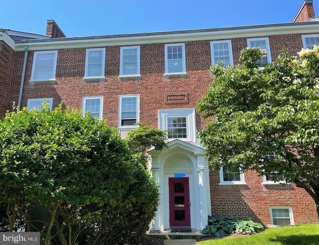 Building Photo - 3856 Porter St NW