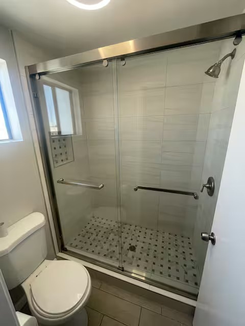 Newly Refinished Shower - 2024 Update - 14930 Lemoli Ave