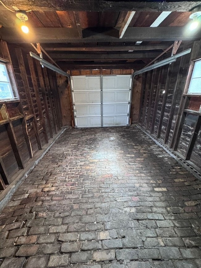 Building Photo - Gorgeous Fully Renovated 4-Bed 1-Bath House In Christy Park!!!