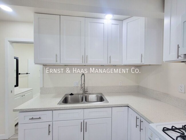 Building Photo - 3311 C Platt Ave