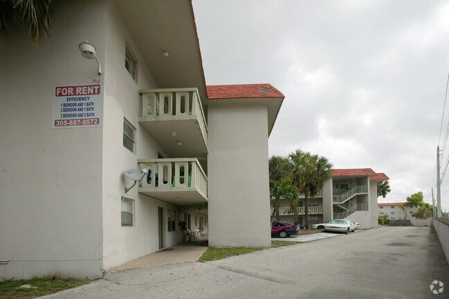 Building Photo - Waterview Villas