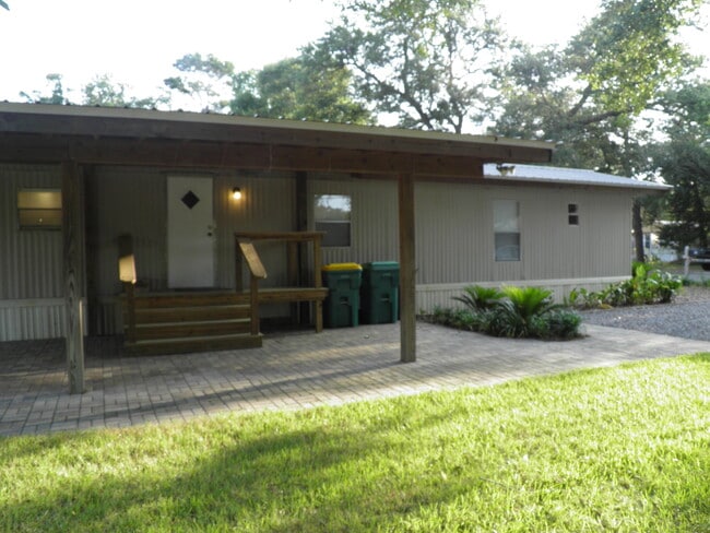 Building Photo - 804 Gibson Rd
