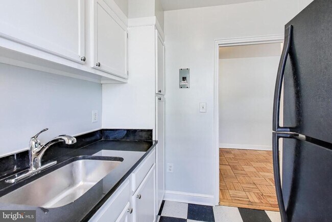 Building Photo - 1722 N Quinn St