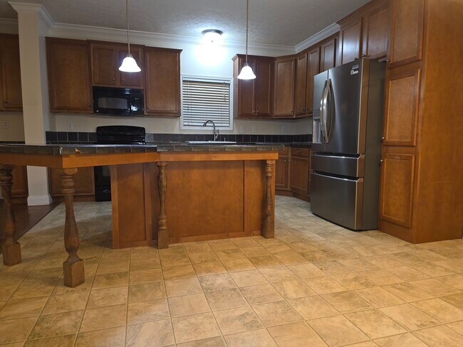 Building Photo - TR House