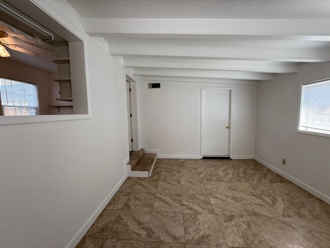 Building Photo - 2 Bedroom fenced yard with BONUS Room