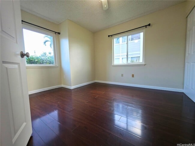 Building Photo - 95-1041 Ainamakua Drive Unit 1