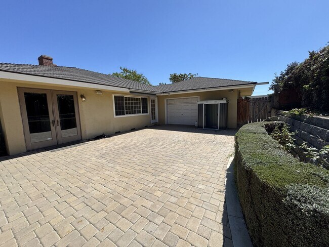 Building Photo - 1232 Longview Dr