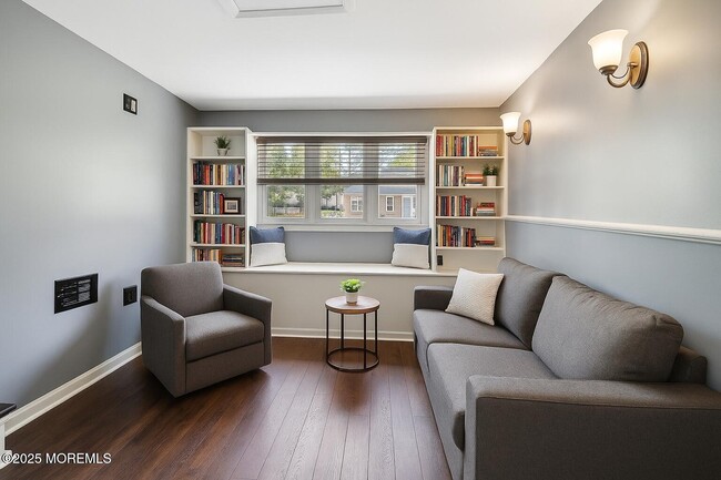 Building Photo - 6 Redwood Rd