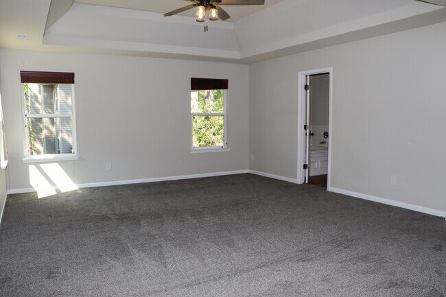 Building Photo - 1266 Coachman Way