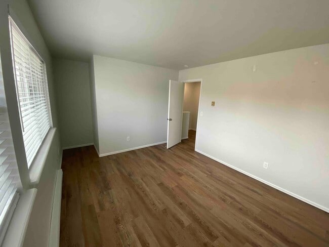 Building Photo - 2024 Goss St