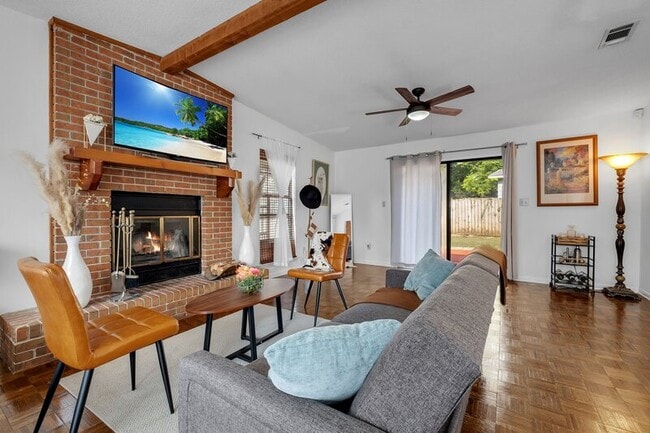 Building Photo - 1809 Quince Dr
