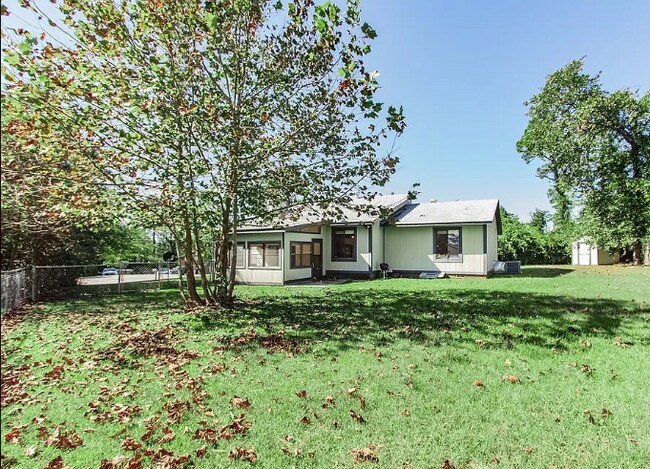 Building Photo - 6414 Hollyhock Ct