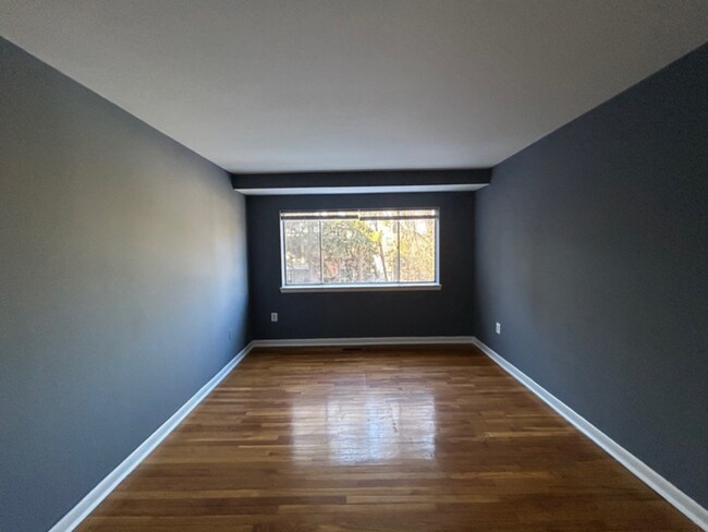 Building Photo - 2 Bedroom 2 Bathroom Condo