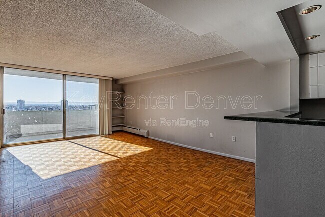 Building Photo - 740 N Pearl St