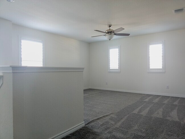 Building Photo - 3865 Bentwood Way
