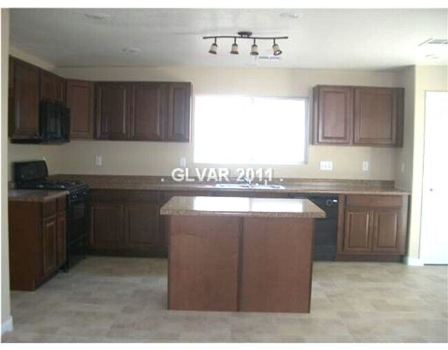 Building Photo - Spacious and Open Floor Plan. 3 Bedroom 2.5 Bath Homes In the Silverado Ranch Area