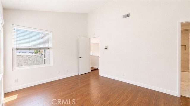 Building Photo - 1002 W Huntington Dr