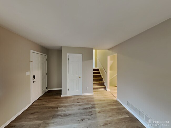 Building Photo - 2642 Hatfield Cir SE