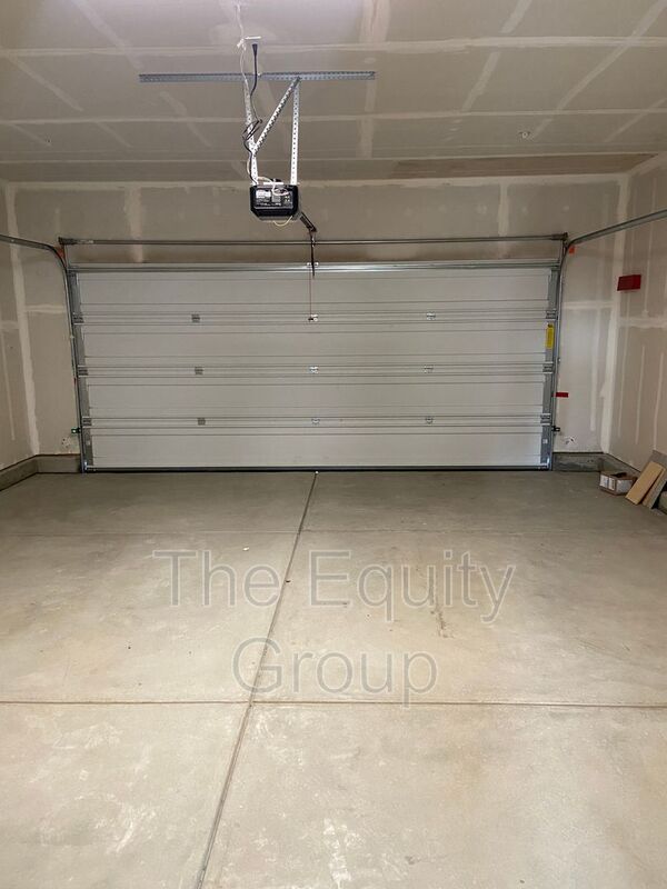 Building Photo - 1829 W Prescott Ave