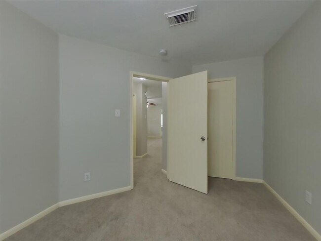 Building Photo - 6823 Highwind Bend Ln