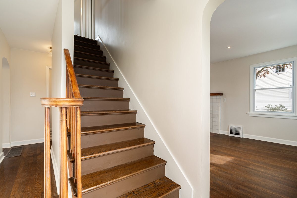 Building Photo - 2103 Oriole Dr