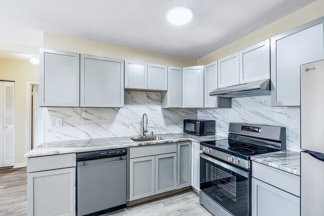 Building Photo - 256 Parker Hill Ave