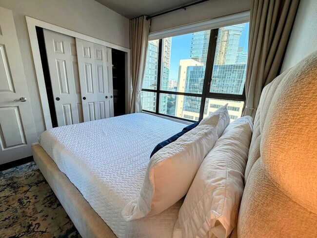 Building Photo - 1240 India St