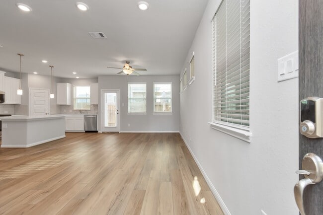Building Photo - 1526 Parkland Oak Dr