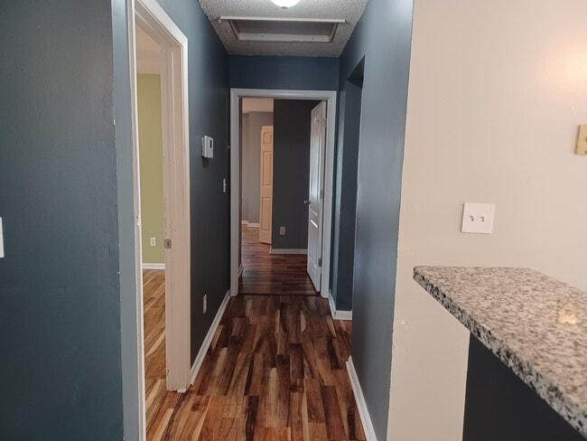 Building Photo - 5053 Huntclub Chase