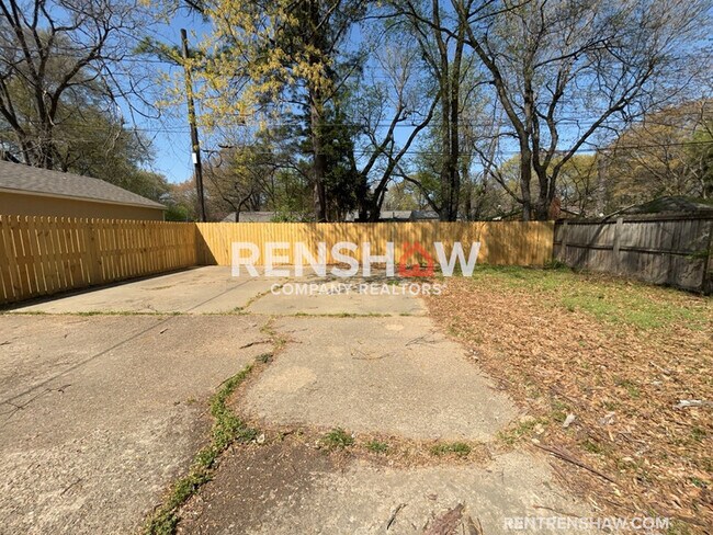 Building Photo - 3634 McDuff Ave