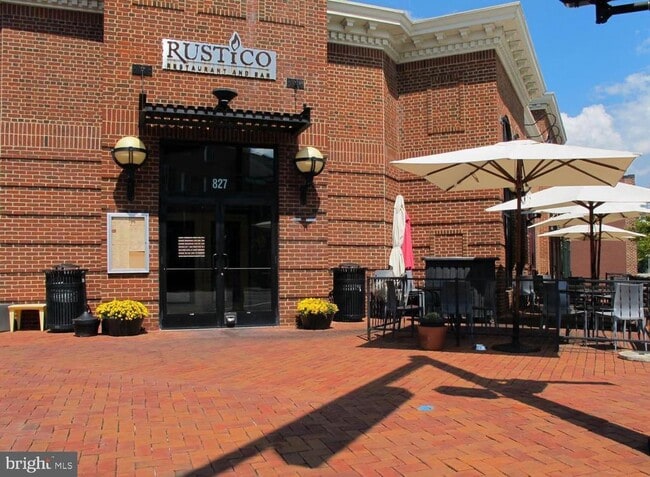 Building Photo - 708 Scarburgh Way