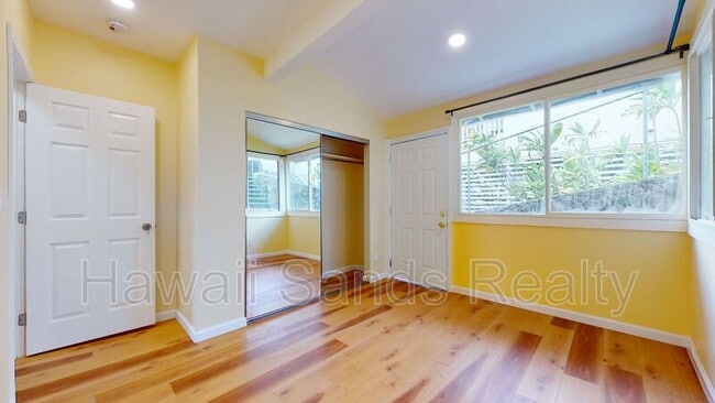 Building Photo - 1242 Mamalu St