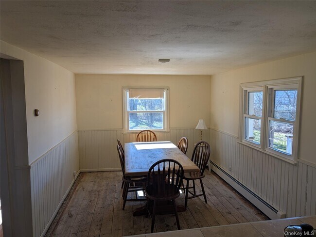 Building Photo - 21 Maloney Ln