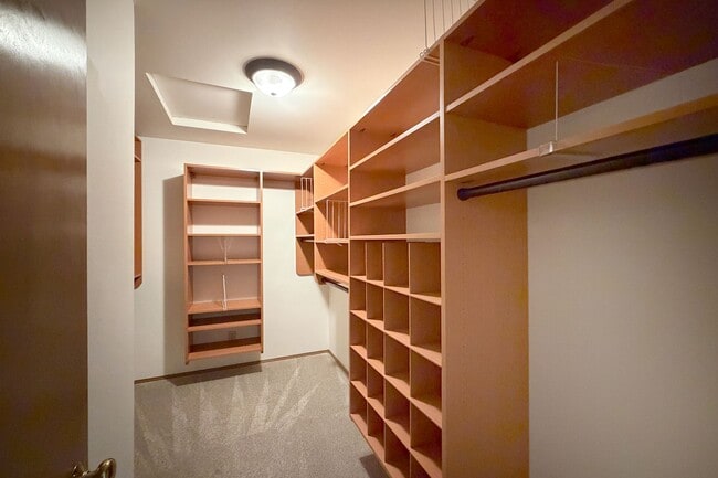 Building Photo - 3bd/2ba Bellevue Home
