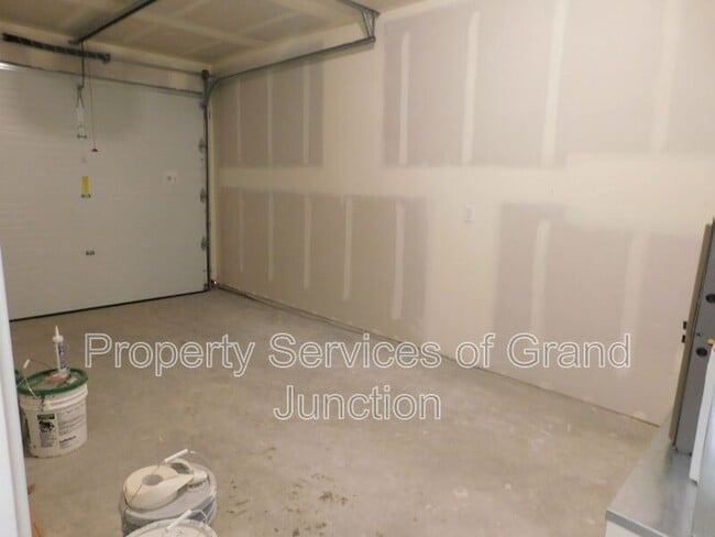 Building Photo - 2364 Canyon Ct