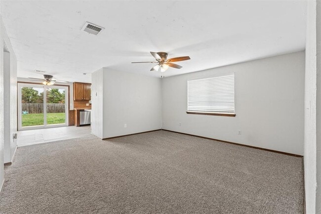 Building Photo - 2905 SW 82nd St