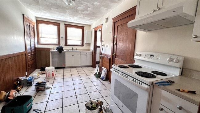 Building Photo - 66 Willow St