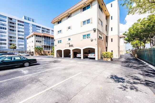 Building Photo - 2081 S Ocean Dr